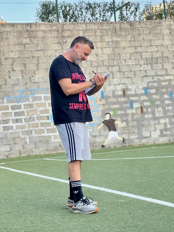Giocatore in maglia nera durante l'edizione 2026 del torneo