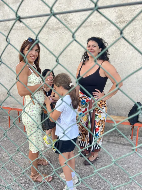 Pubblico e bambini a bordo campo durante l'edizione 2026 del torneo